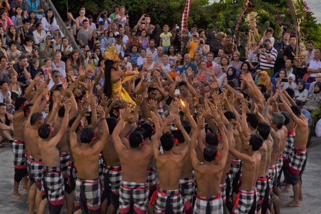 makna tari kecak